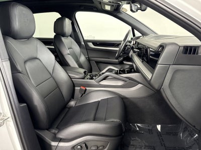 2025 Porsche Cayenne AWD