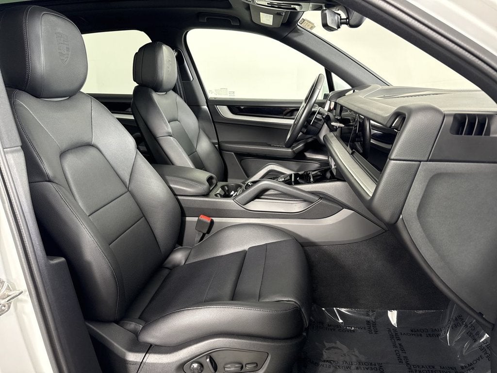 2025 Porsche Cayenne AWD