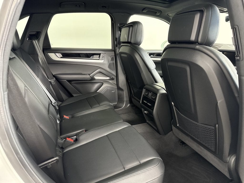2025 Porsche Cayenne AWD