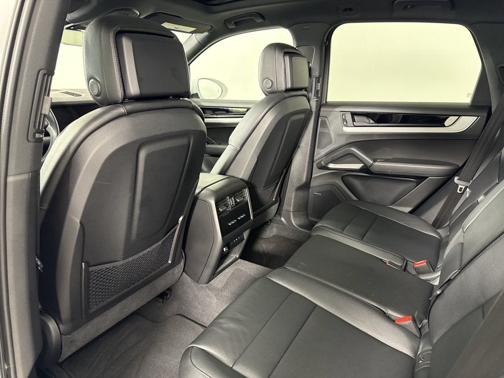2025 Porsche Cayenne AWD
