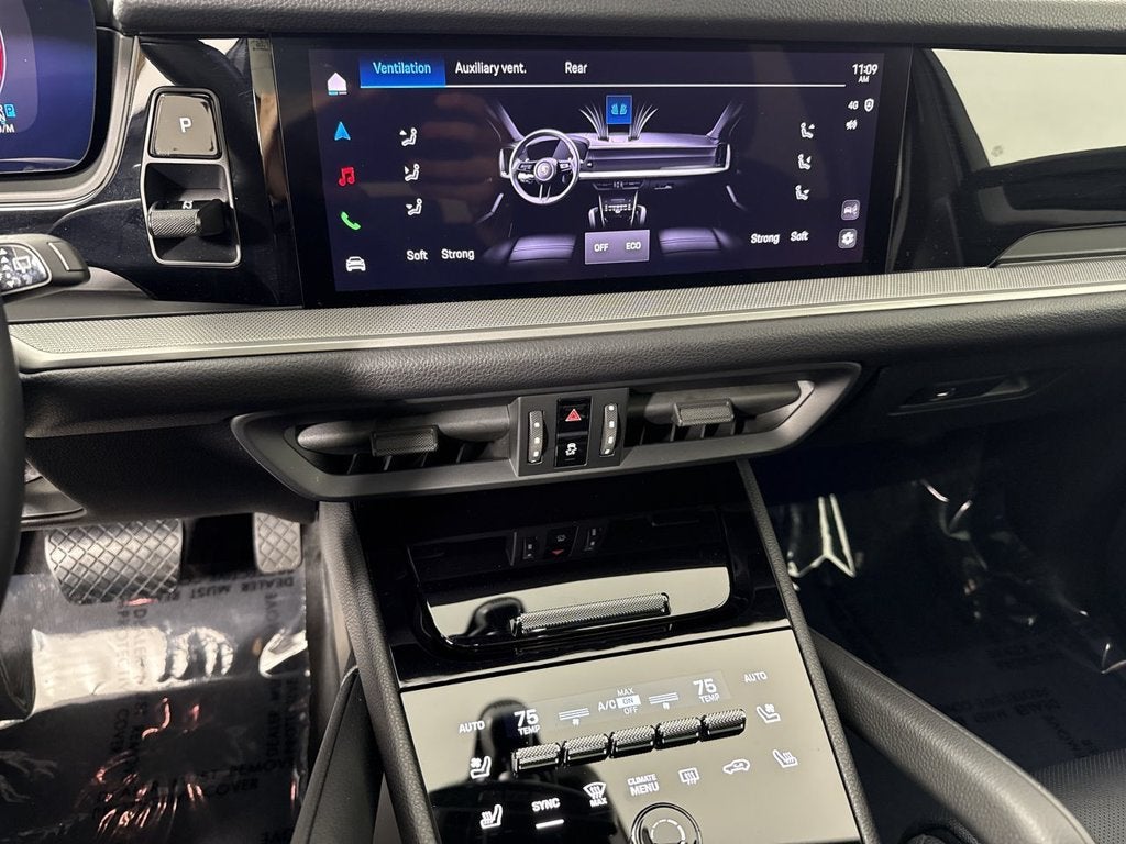 2025 Porsche Cayenne AWD