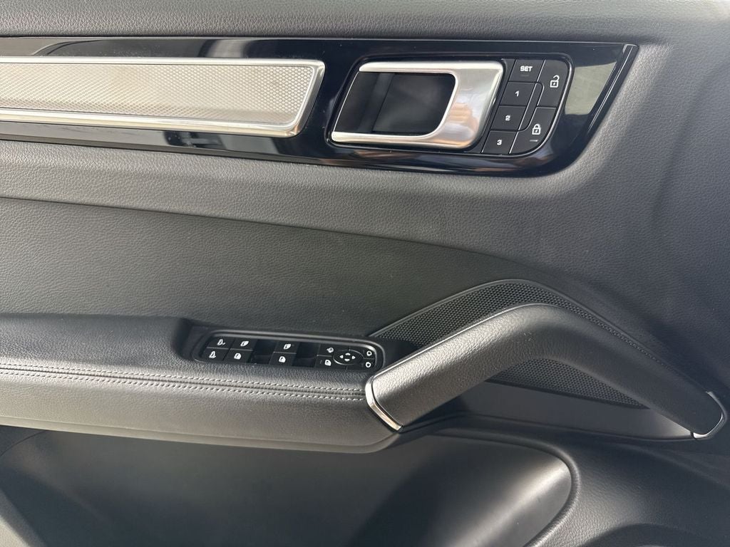 2023 Porsche Cayenne AWD