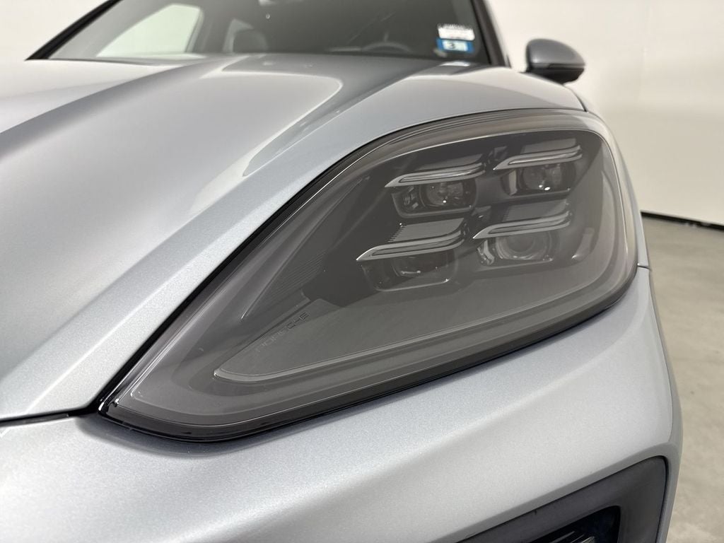 2025 Porsche Cayenne AWD