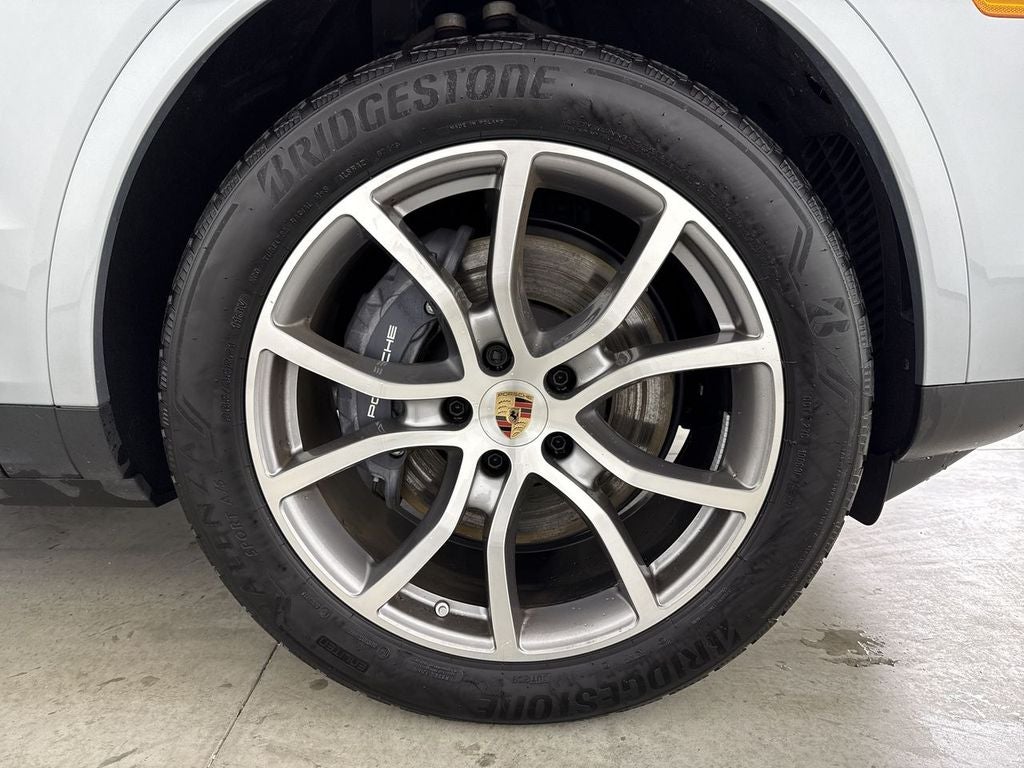 2025 Porsche Cayenne AWD