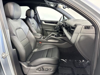 2025 Porsche Cayenne AWD