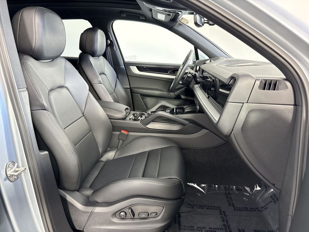 2025 Porsche Cayenne AWD