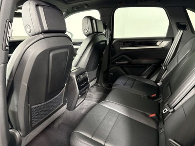 2025 Porsche Cayenne AWD