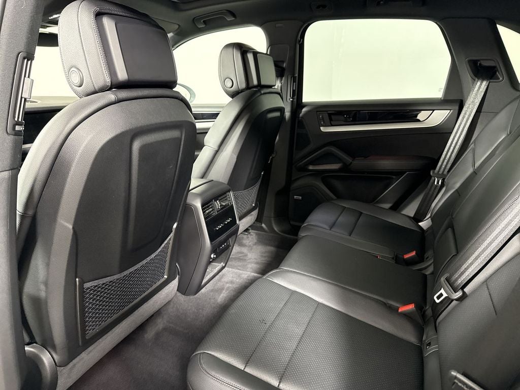 2025 Porsche Cayenne AWD