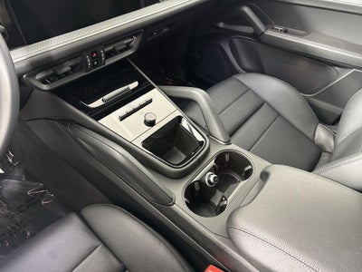 2025 Porsche Cayenne AWD