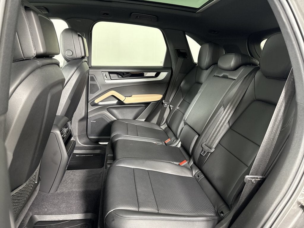 2024 Porsche Cayenne AWD