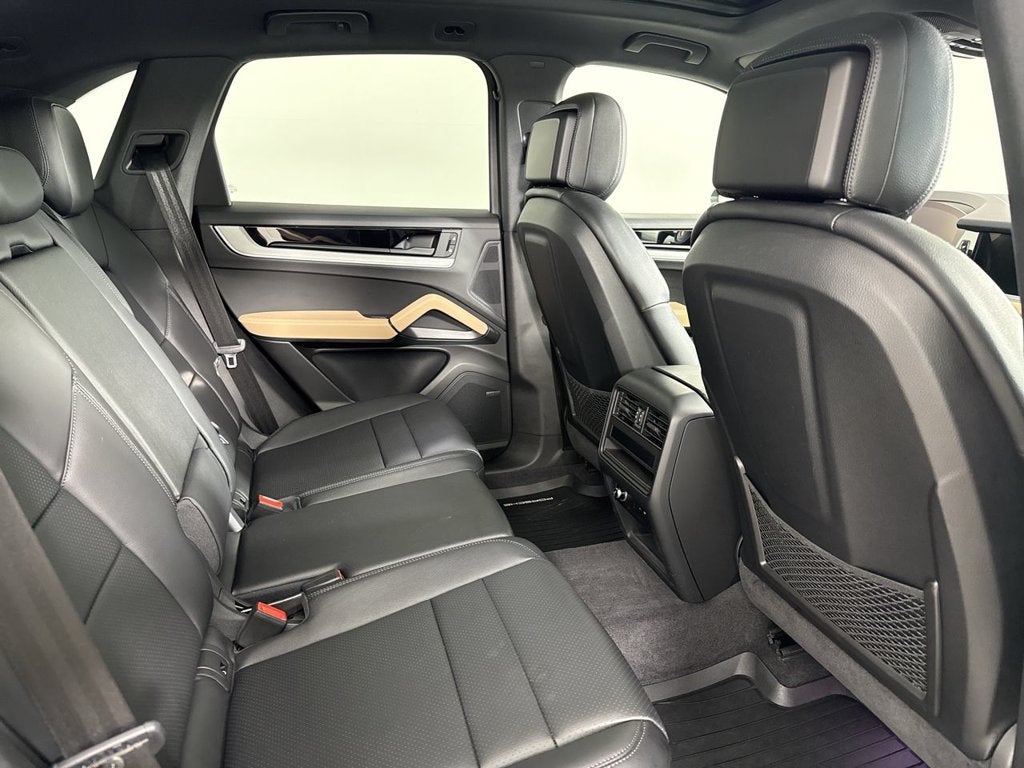 2024 Porsche Cayenne AWD