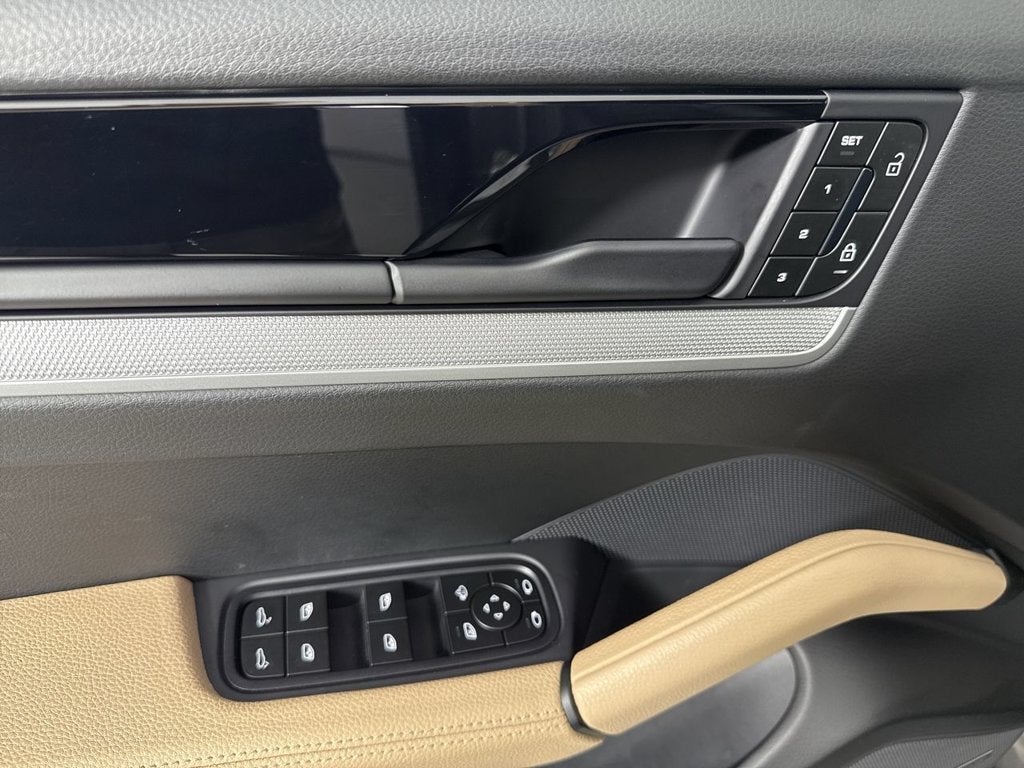 2024 Porsche Cayenne AWD