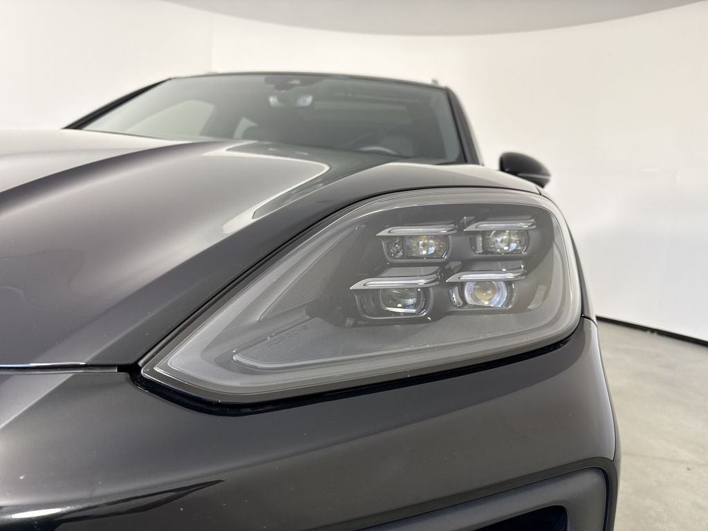 2025 Porsche Cayenne AWD