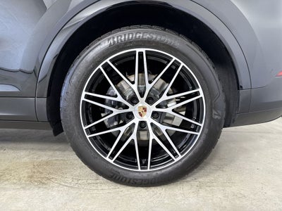 2025 Porsche Cayenne AWD