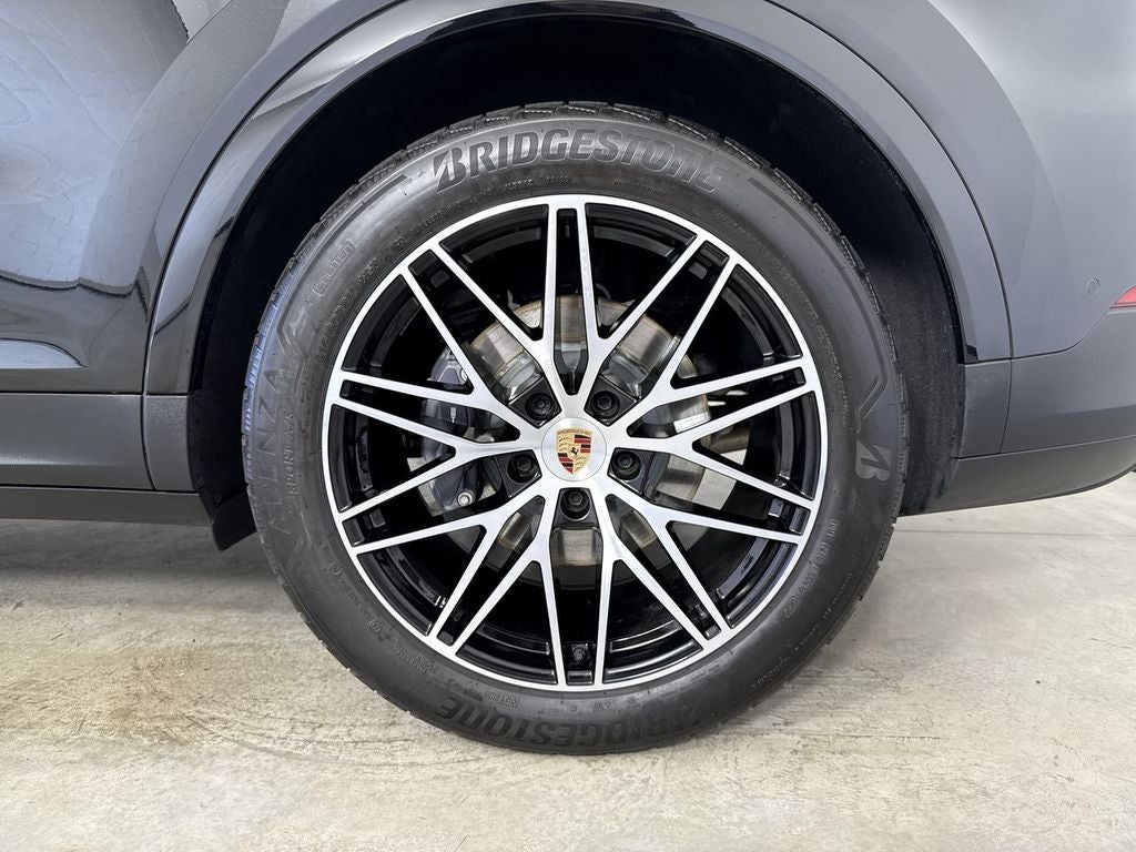2025 Porsche Cayenne AWD