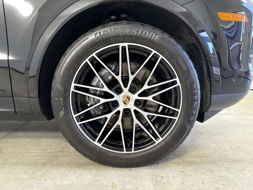 2025 Porsche Cayenne AWD
