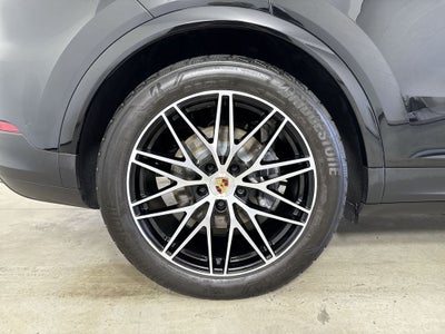 2025 Porsche Cayenne AWD