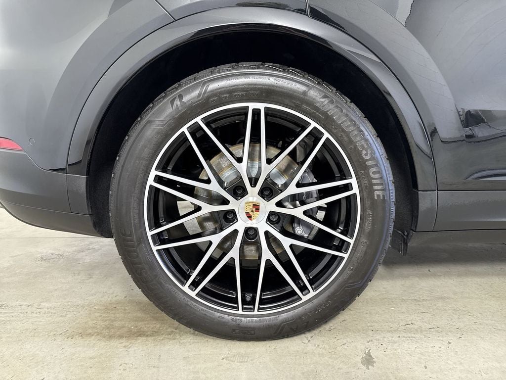 2025 Porsche Cayenne AWD