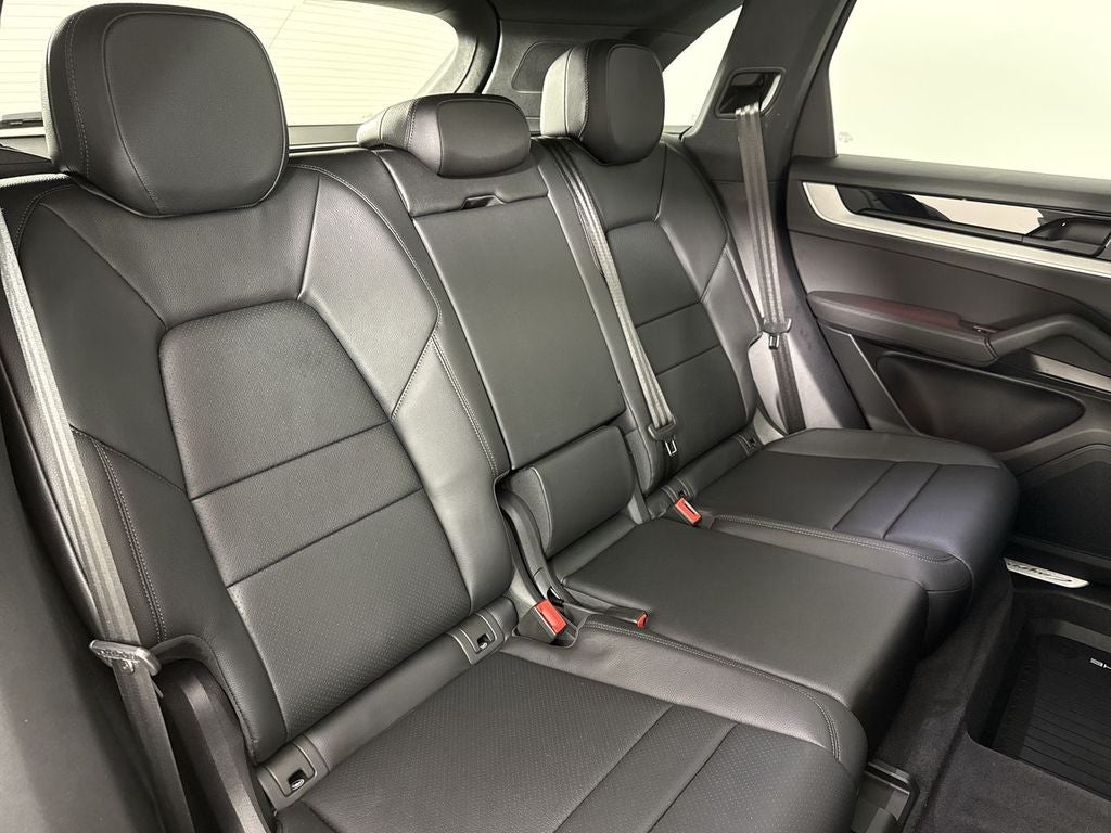 2025 Porsche Cayenne AWD
