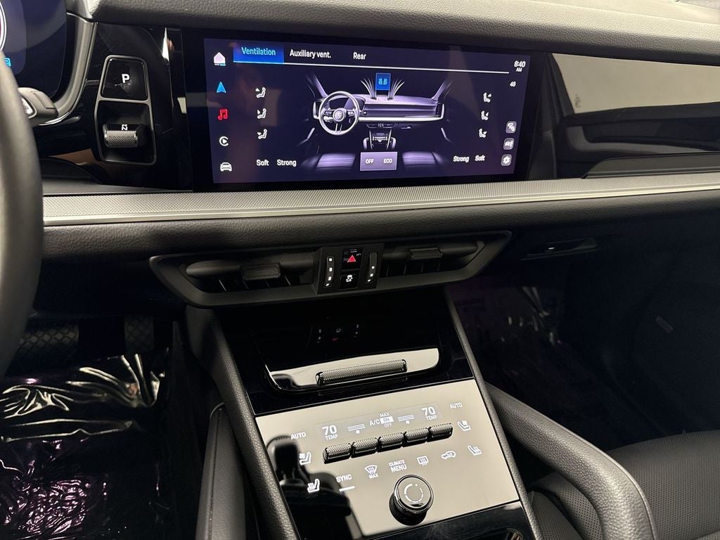 2025 Porsche Cayenne AWD
