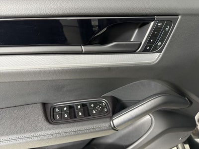 2025 Porsche Cayenne AWD