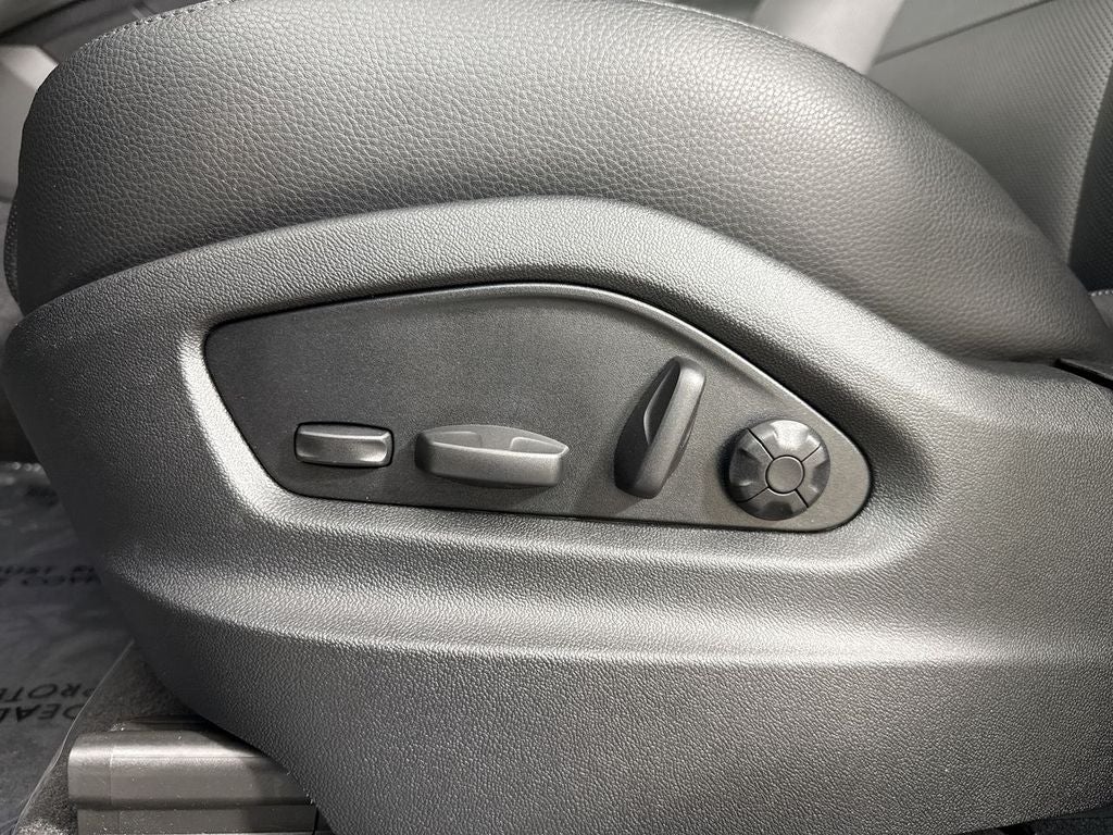 2025 Porsche Cayenne AWD