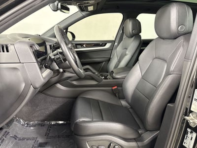 2025 Porsche Cayenne AWD