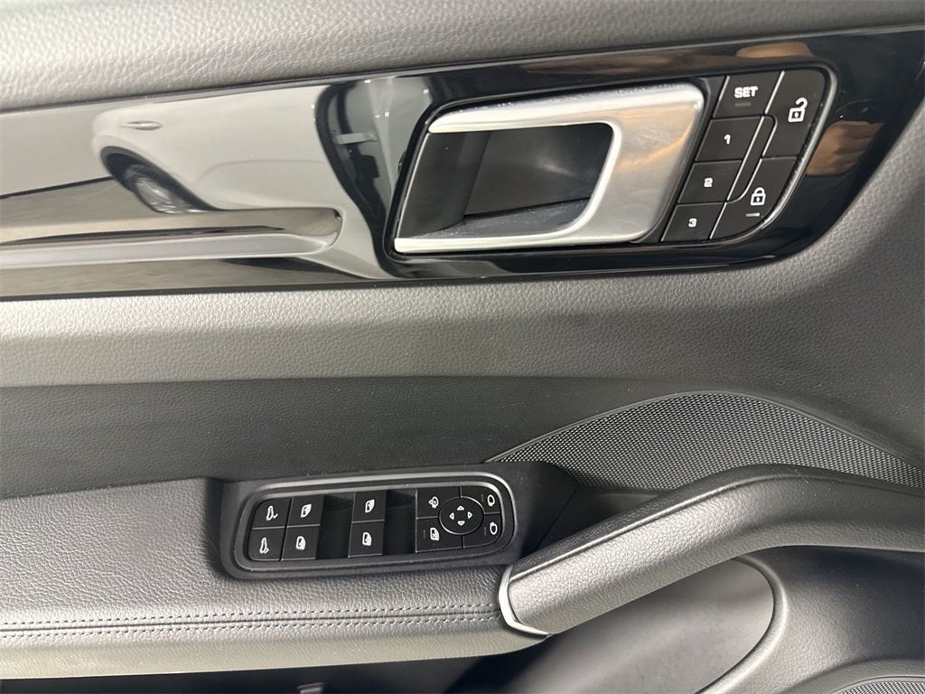 2022 Porsche Cayenne AWD