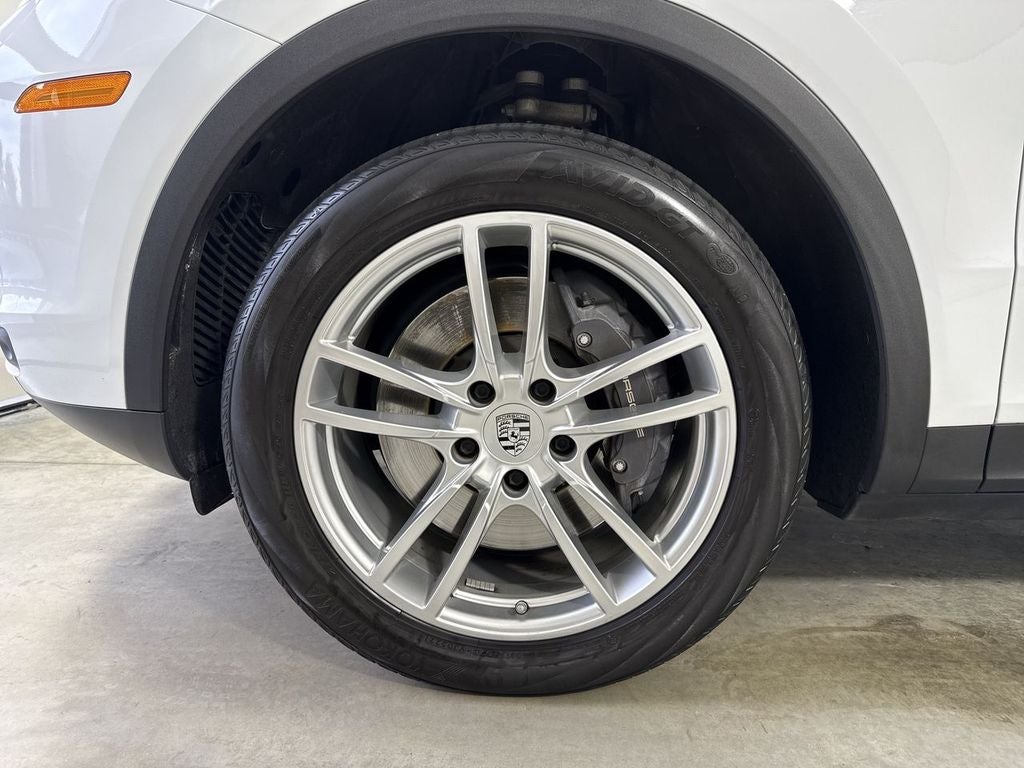 2023 Porsche Cayenne Platinum Edition