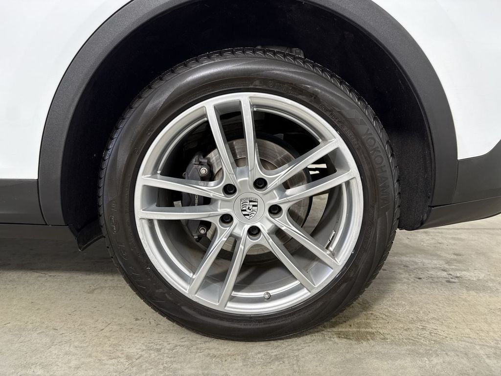 2023 Porsche Cayenne Platinum Edition