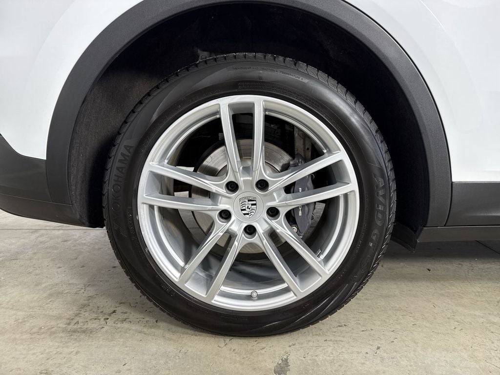 2023 Porsche Cayenne Platinum Edition