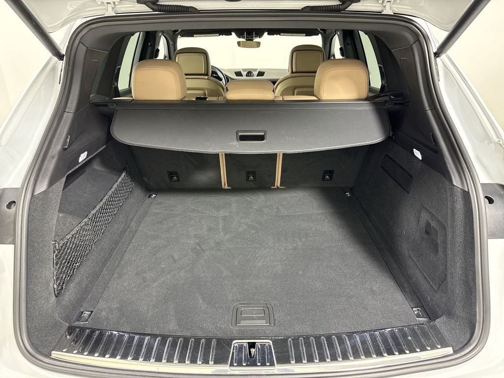 2023 Porsche Cayenne Platinum Edition