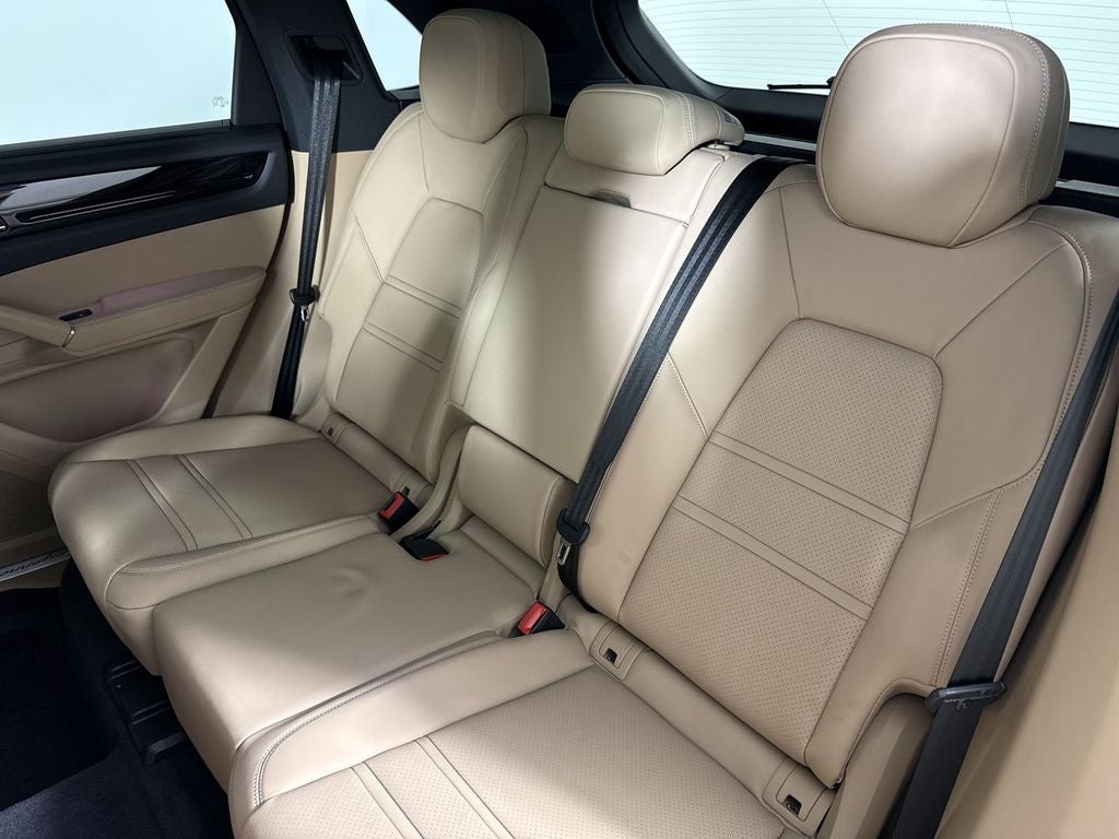 2023 Porsche Cayenne Platinum Edition