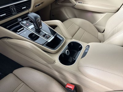 2023 Porsche Cayenne Platinum Edition