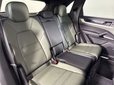2024 Porsche Cayenne AWD