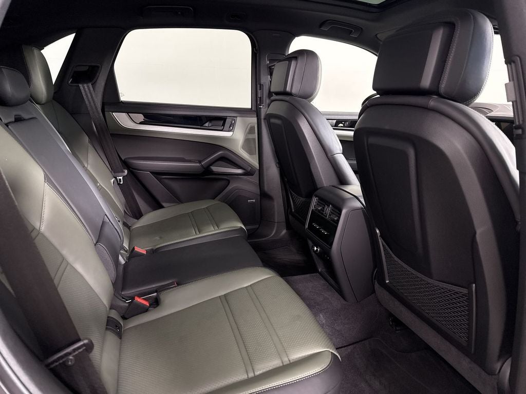 2024 Porsche Cayenne AWD