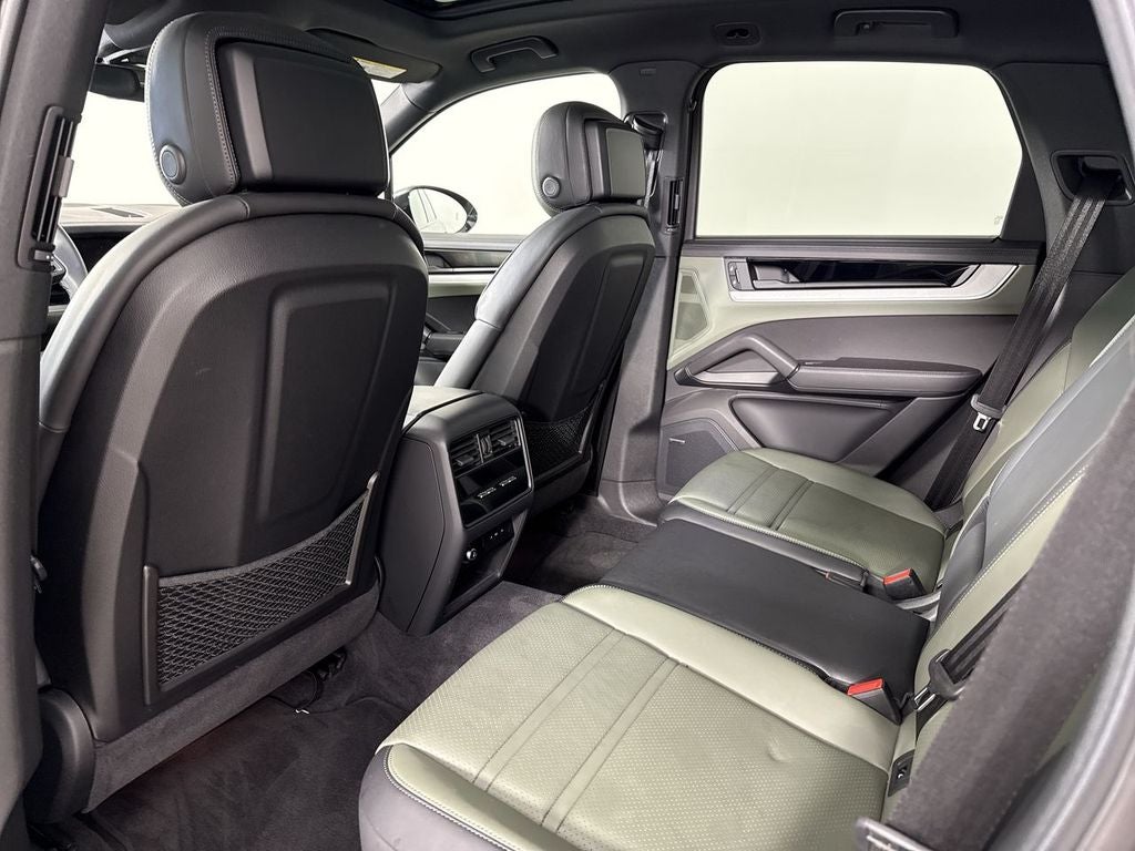 2024 Porsche Cayenne AWD