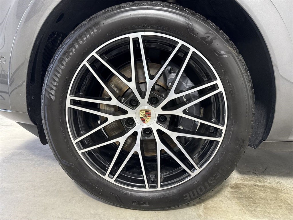 2025 Porsche Cayenne AWD