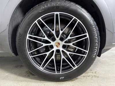 2025 Porsche Cayenne AWD