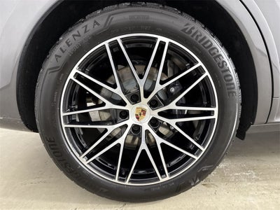 2025 Porsche Cayenne AWD