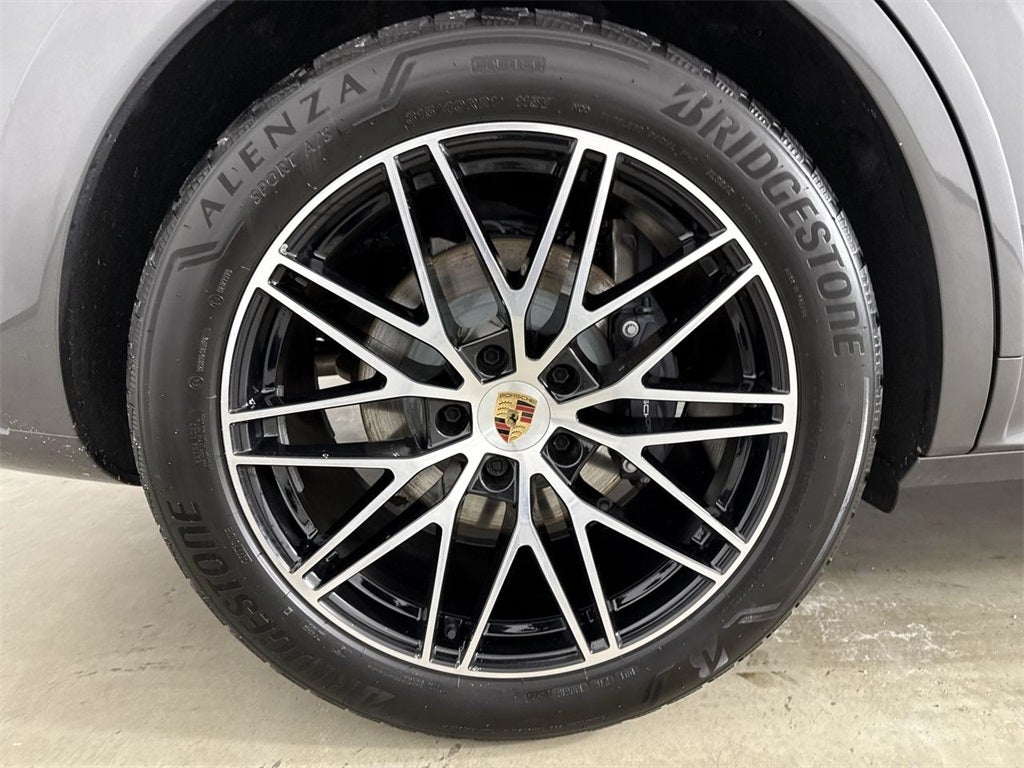 2025 Porsche Cayenne AWD
