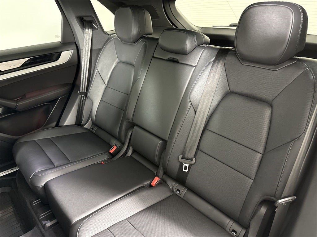 2025 Porsche Cayenne AWD