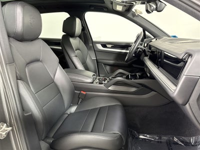 2025 Porsche Cayenne AWD