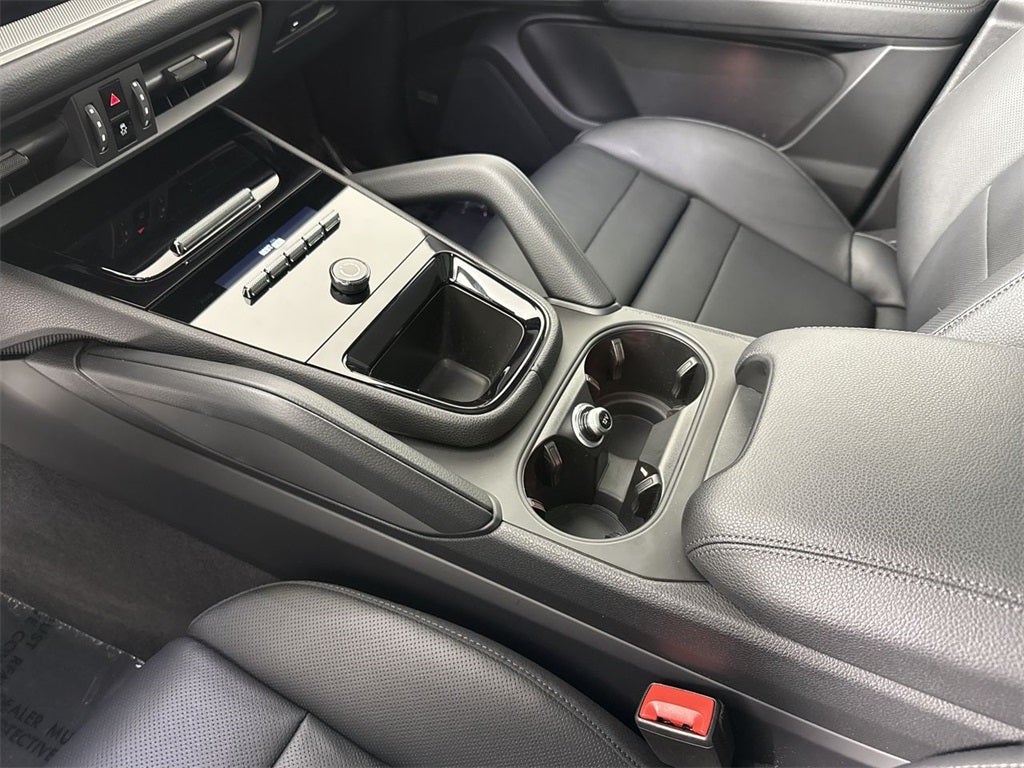 2025 Porsche Cayenne AWD