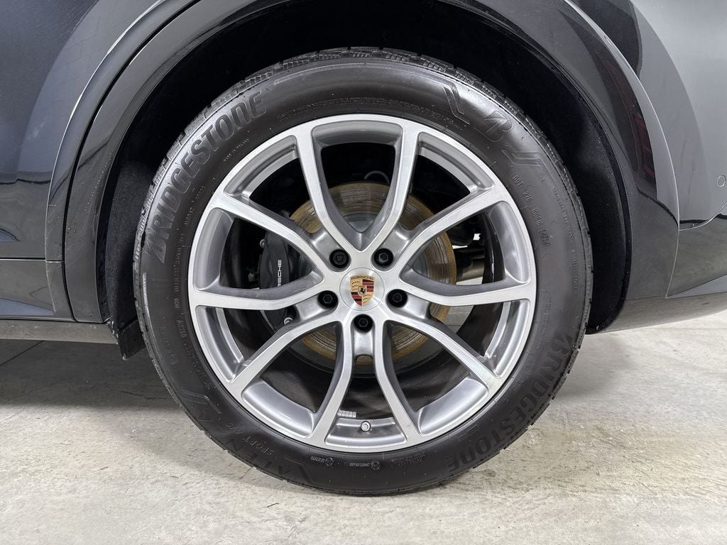 2025 Porsche Cayenne AWD