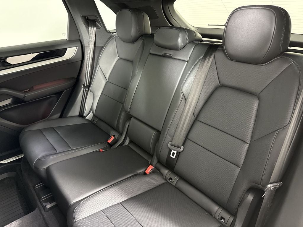 2025 Porsche Cayenne AWD