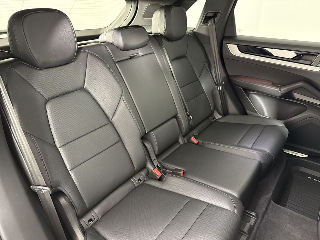 2025 Porsche Cayenne AWD