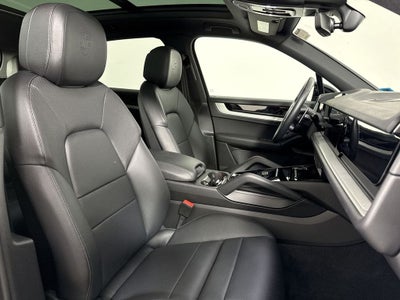 2025 Porsche Cayenne AWD