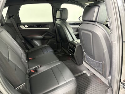 2025 Porsche Cayenne AWD