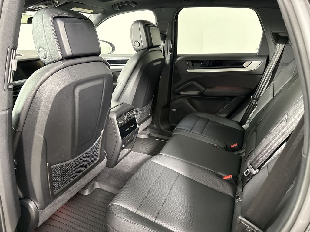 2025 Porsche Cayenne AWD